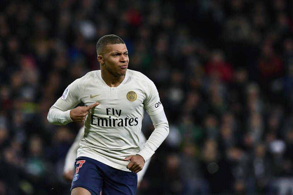 特写：“粤车南下”畅通行 大湾区融合“零距离”